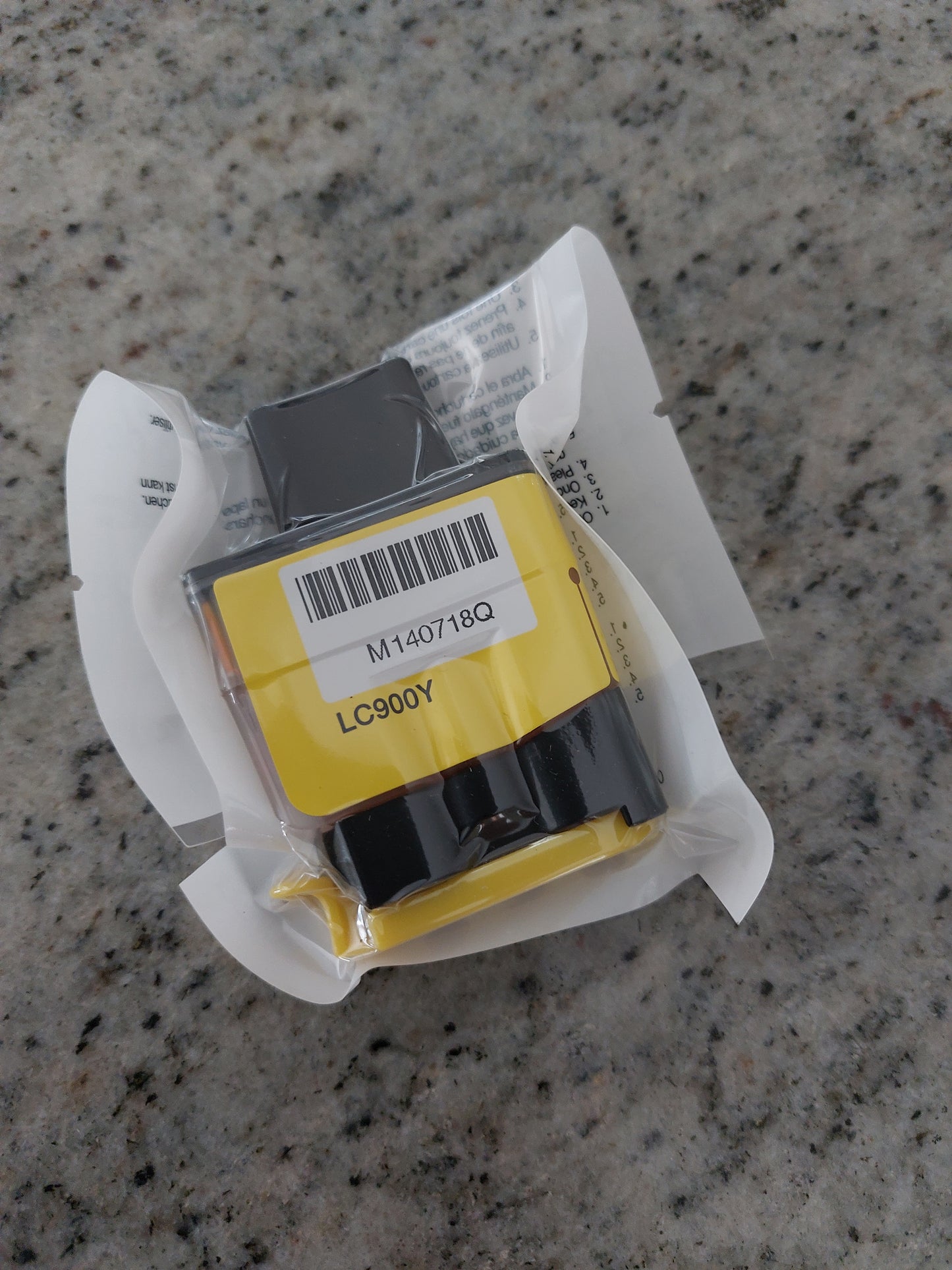 Brother - LC-900Y - LC900Y - Out of Date Yellow Ink Cartridge - £9-50 plus VAT - In Stock 1 to 2 Day Leadtime