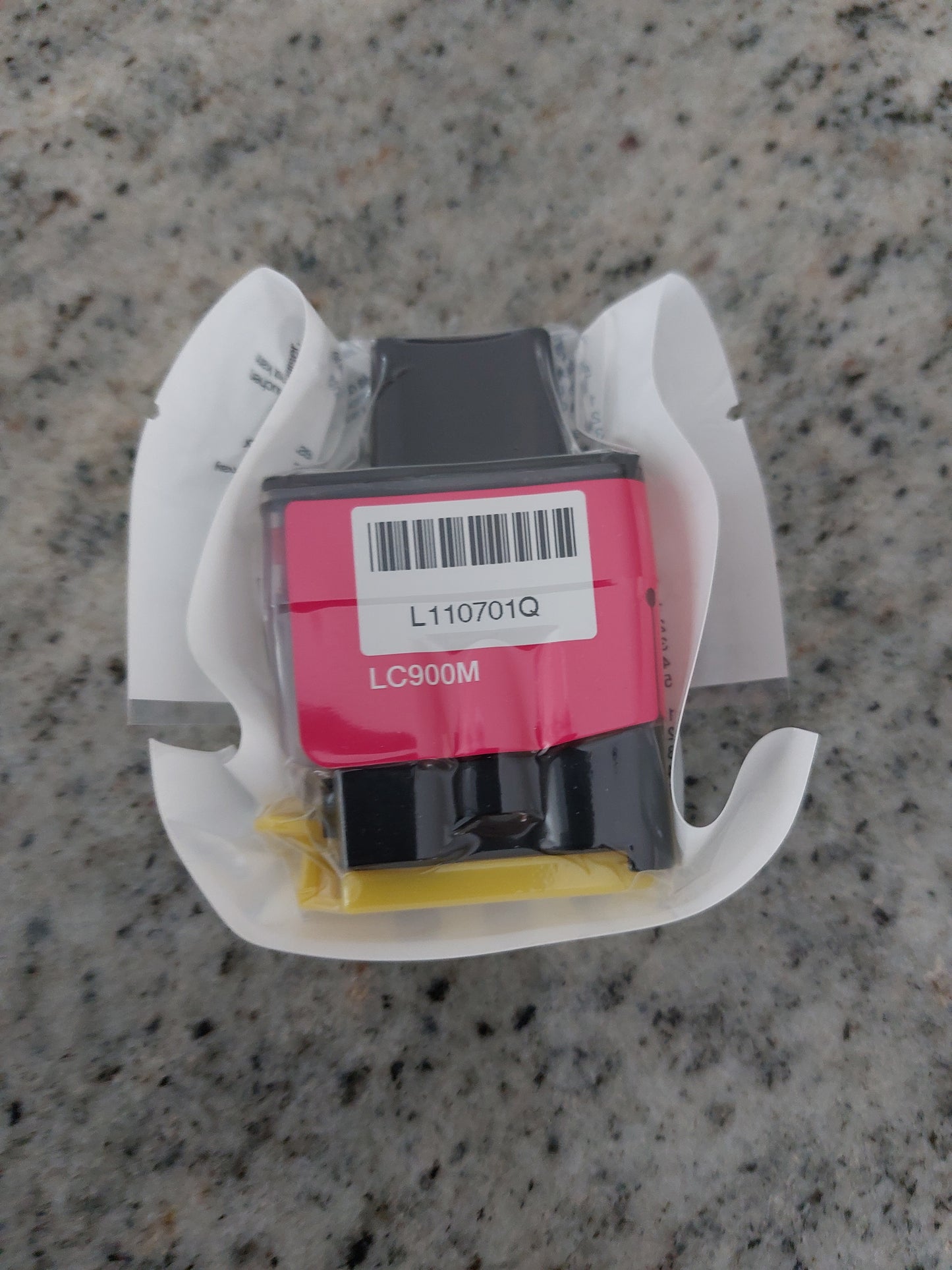 Brother - LC-900M - LC900M - Out of Date Magenta Ink Cartridge - £9-50 plus VAT - In Stock 1 to 2 Day Leadtime